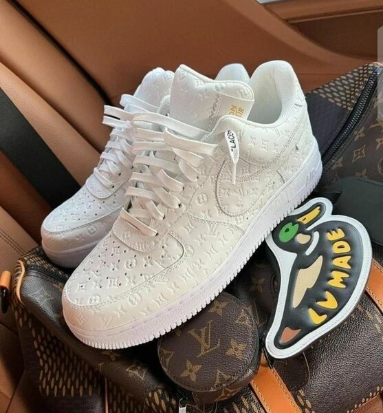 Baskets blanches en cuir design