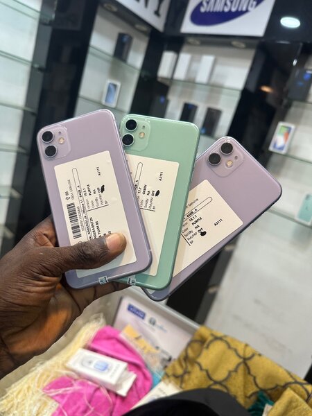 iPhone 11/64 giga casi neuf