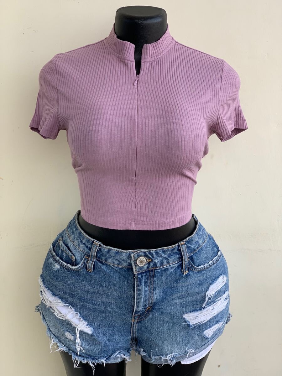 Top court décolleté