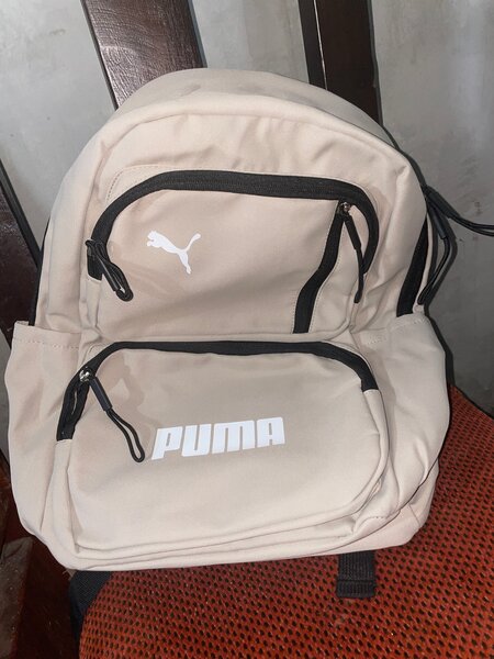Sac à dos beige Puma élégant