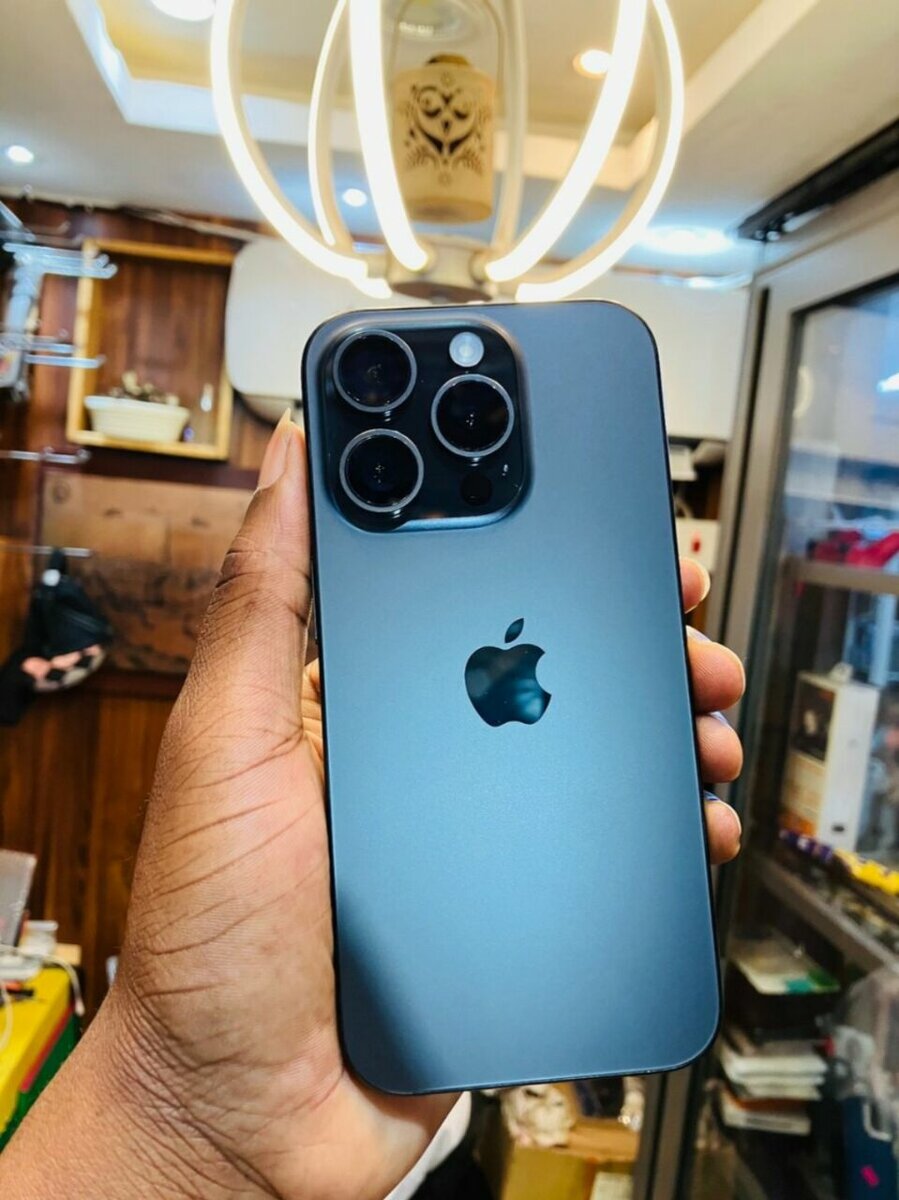 IPhone 15 pro 256gig eSIM Unlocked