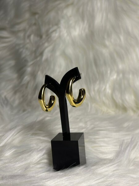 Boucles d'oreilles dorées élégantes