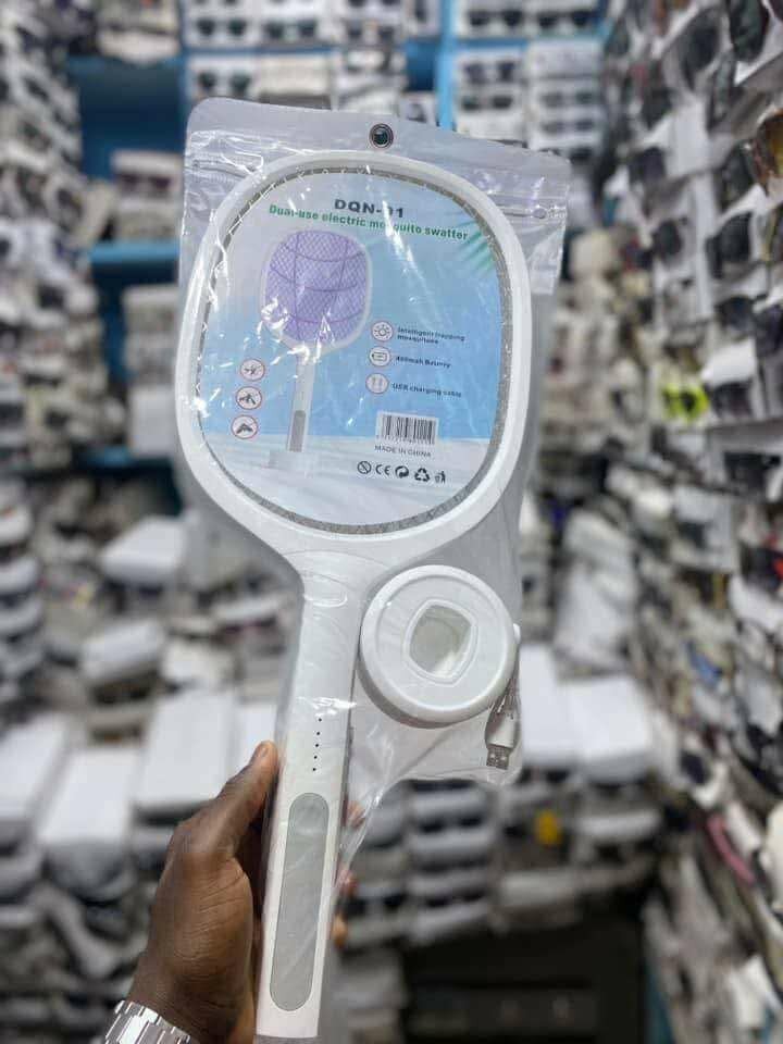 Raquette électrique anti-moustique