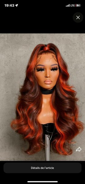 Perruque ondulée rousse élégante