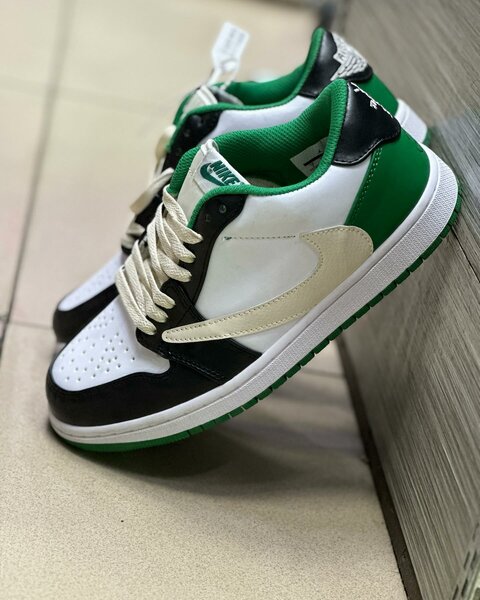 Stylish and comfortable men's sneakers Nike