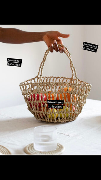 Panier en paille tressée