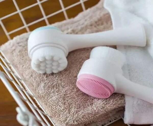 Facial Cleansing Brush