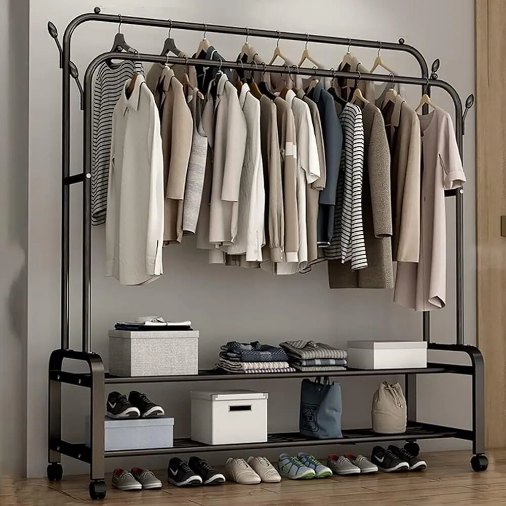 Metal clothes hanger