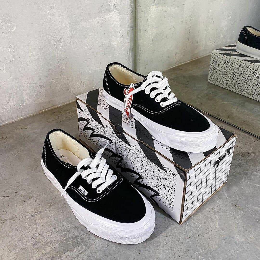 Baskets noires basses élégantes