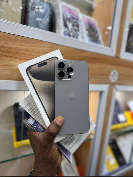 iPhone 15 prO 128giga