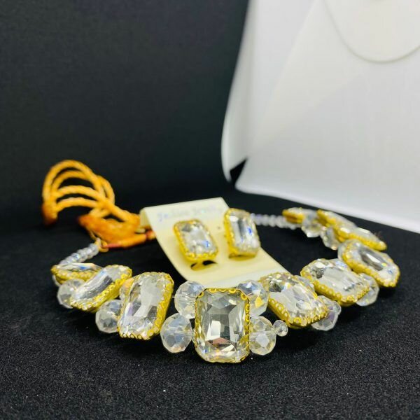 Premium Quality Stones Choker Necklace With Earrings Set