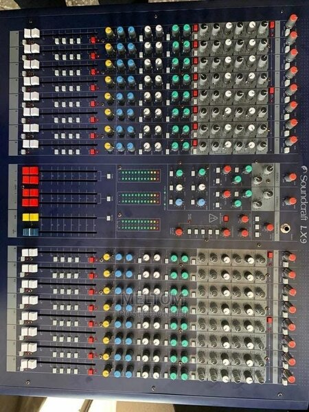 SOUNDCRAFT LX9 16CHANNELS MIXING CONSOLE