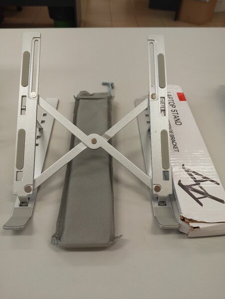 Stand portable pour ordinateur