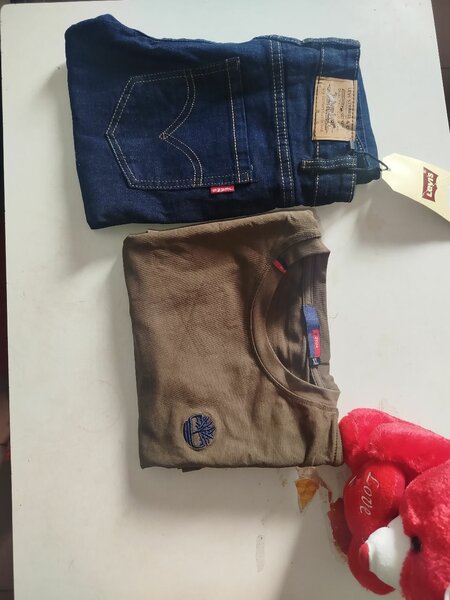 Ensemble jean et t-shirt enfan