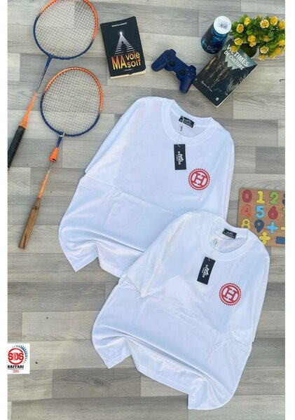 T-shirt blanche décontractée