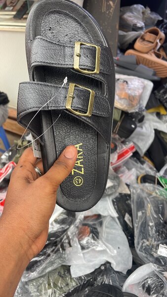 Sandales noires à boucles