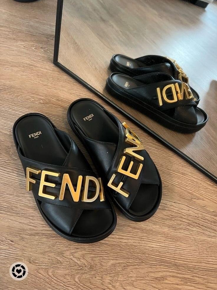 Female slippers