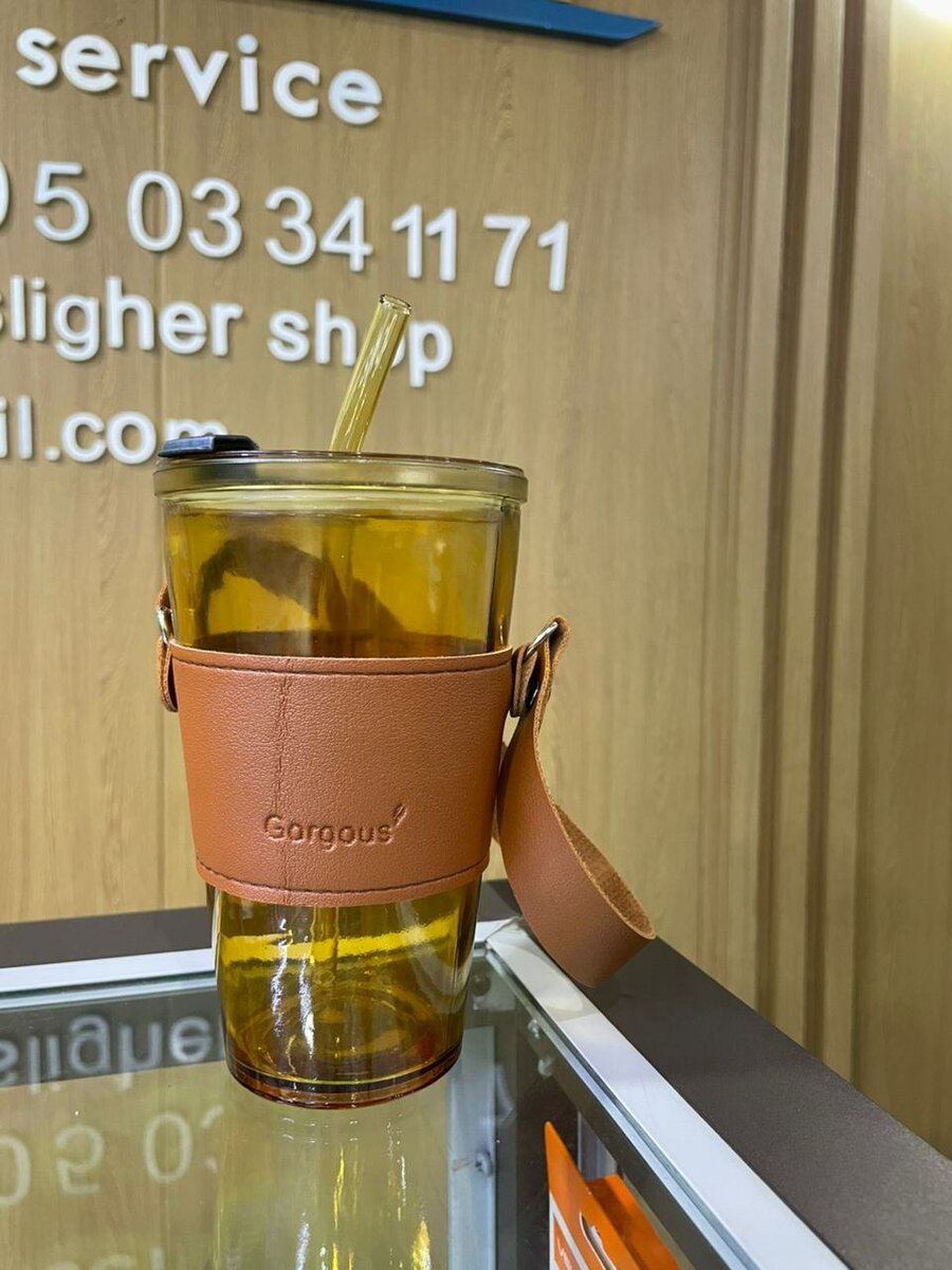 Gobelet en verre avec étui cuir