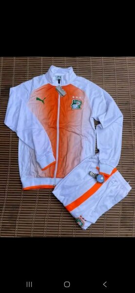 Ensemble de survêtement sportif