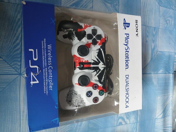 PS4 DualShock 4 Wireless Controller