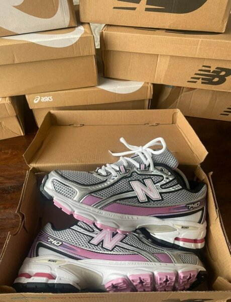 New balance 740