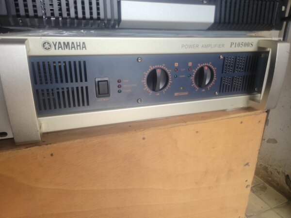 Yamaha Power Amplifier P1050S