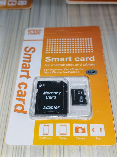 Carte Mémoire 4GB avec Adaptateur