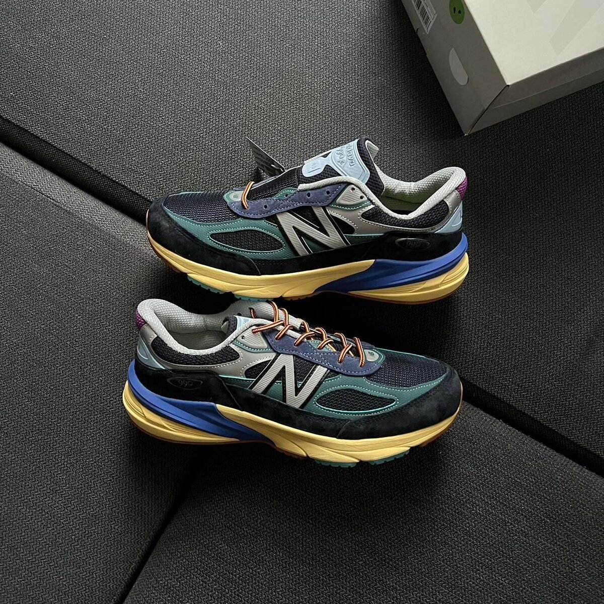 NEW BALANCE 990