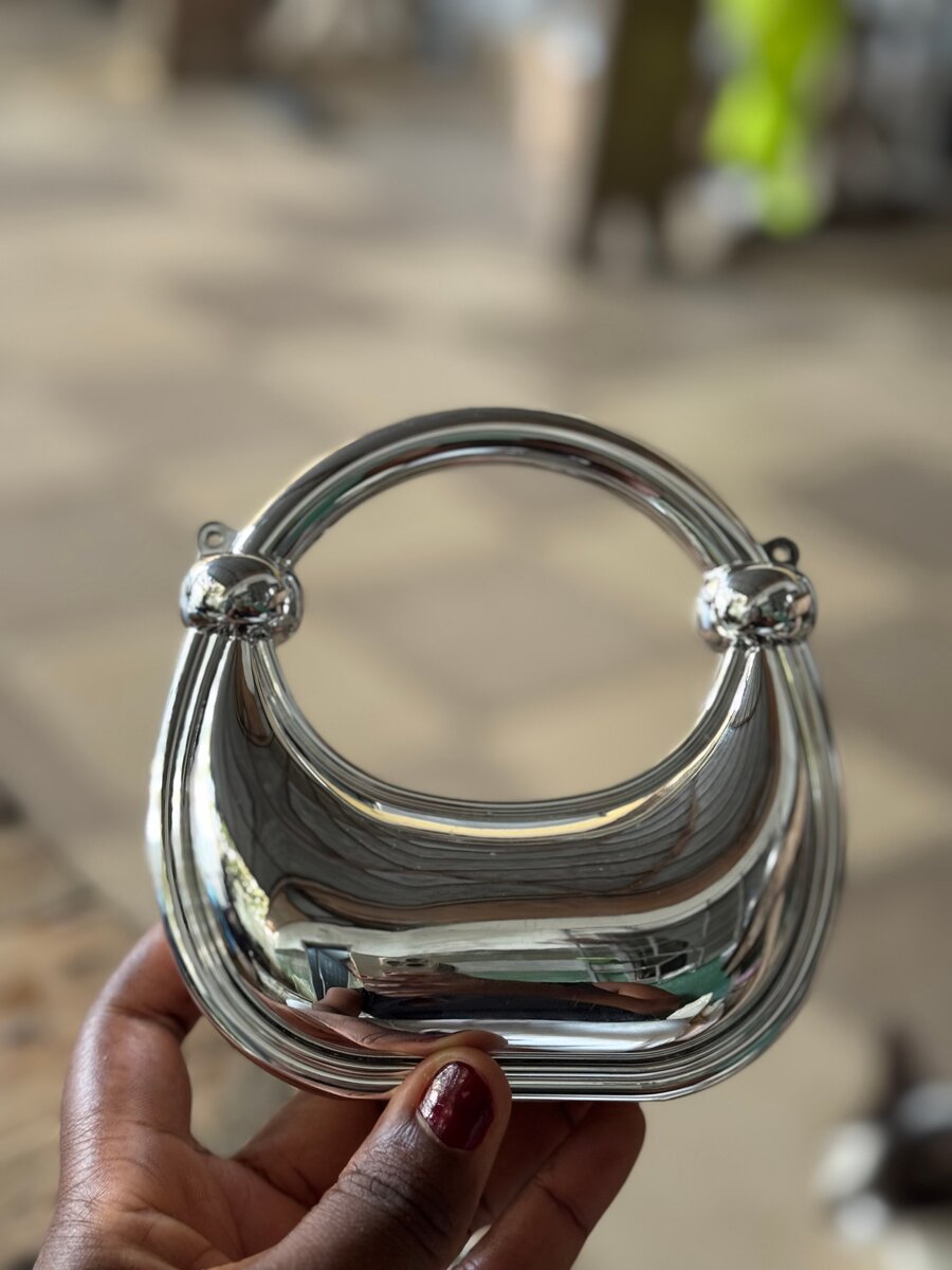 Vase décoratif métallique