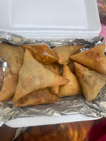 Délicieux samosas croustillants