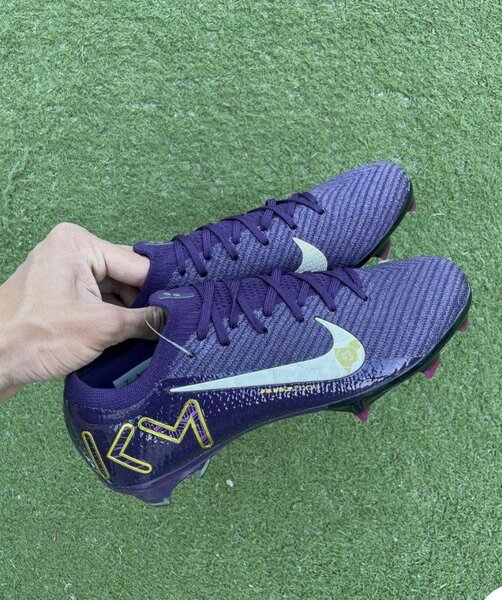 Crampons Nike Mercurial