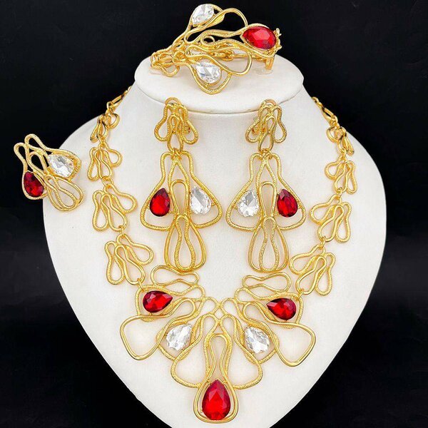 Ensemble bijoux doré élégant