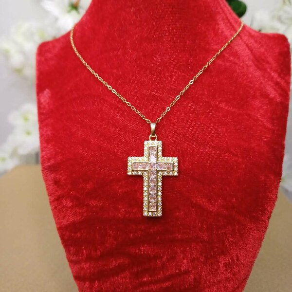 Collier croix or rose