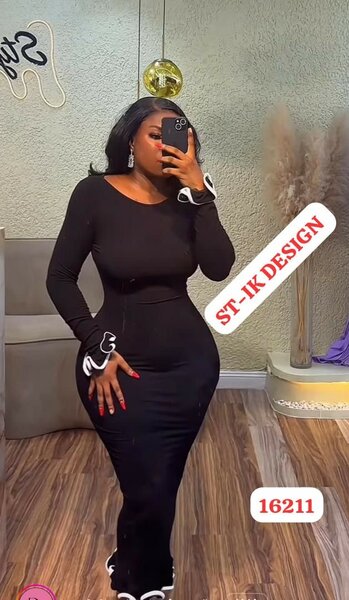 Robe noire moulante élégante