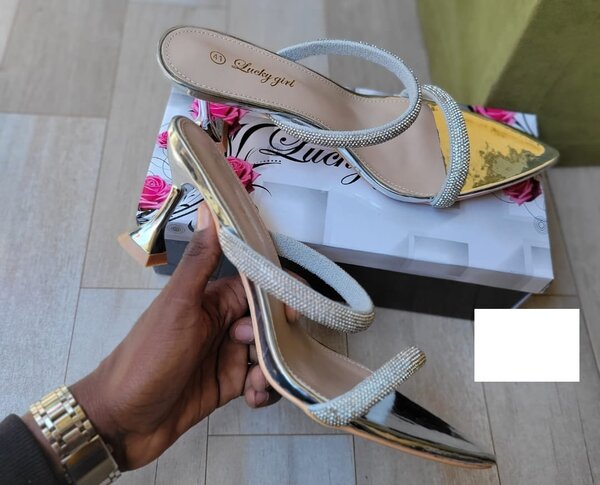 belles chaussures pour femmes