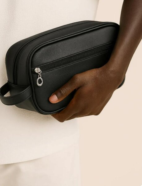 Trousse de toilette noire élégante