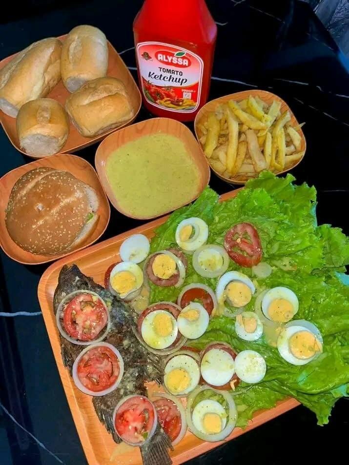 Assiette en caoutchouc effet Bois