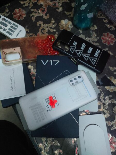 Vivo v17 (8/256)