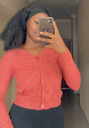 Short knitted Sweater with buttons in red :M/S