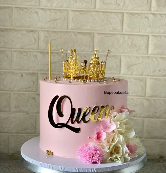 Vanilla and chocolate cake