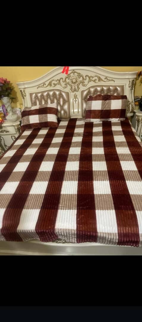 Couvre-lit à carreaux moderne