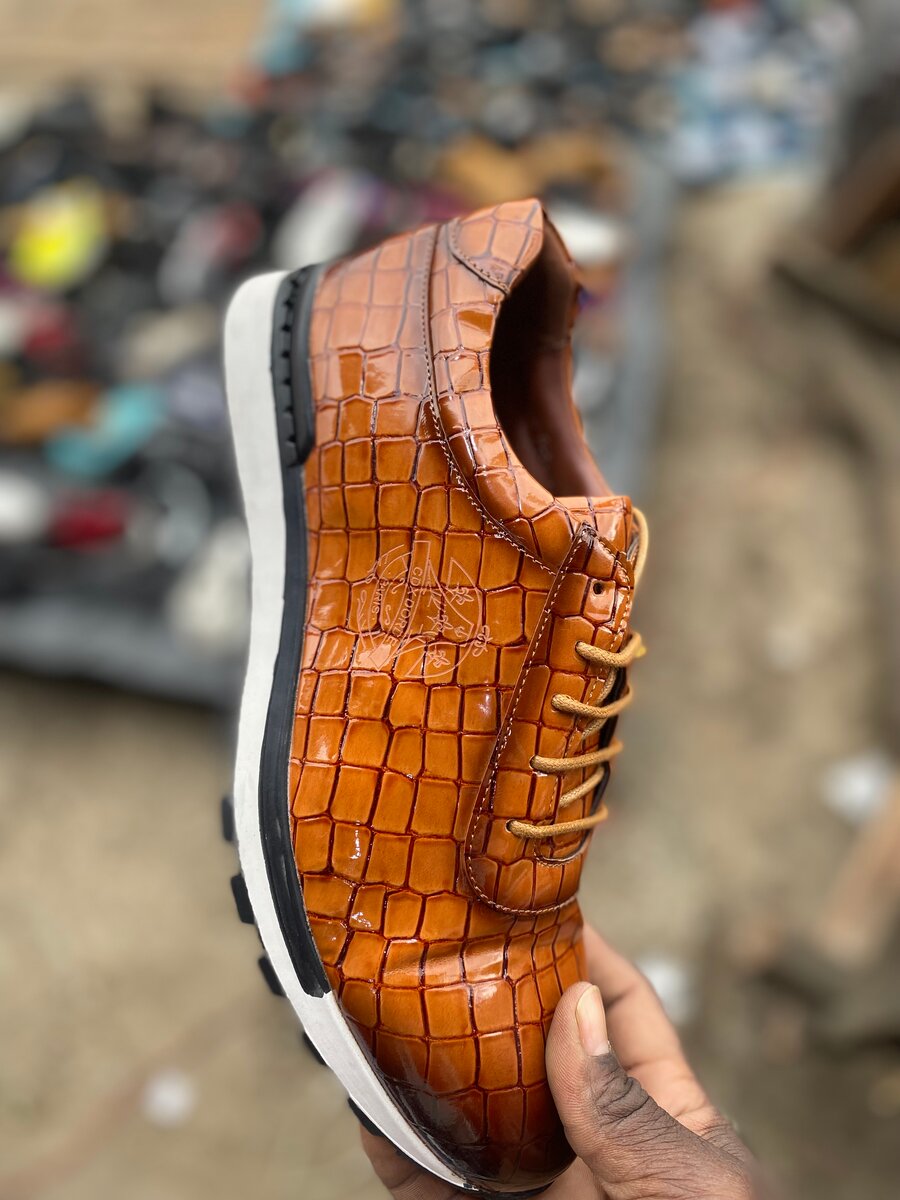 Chaussures en cuir croco homme