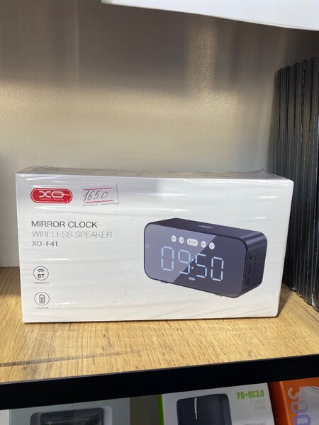 Колонка и часы от фирмы XO