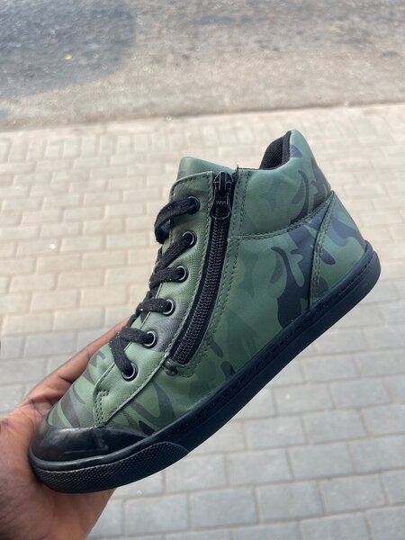Boys shoes