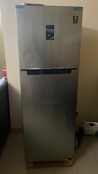 Réfrigérateur inox moderne