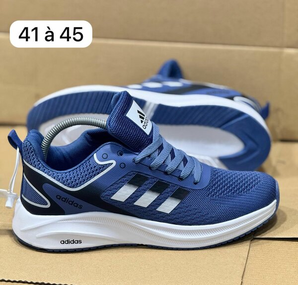 Chaussure de sport Adidas