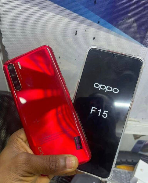 Smartphone Oppo F15 rapide