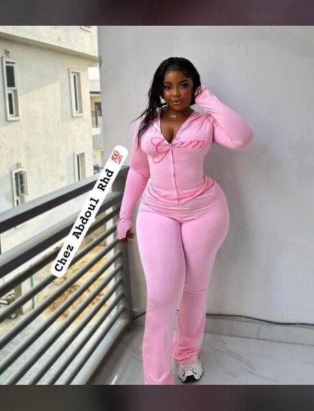 Tenue de sport rose femme