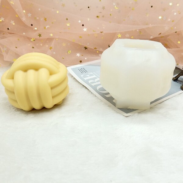 Inter twined candle mould