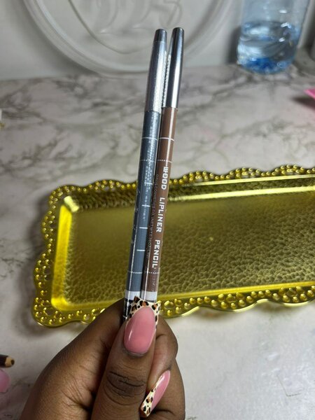 Crayons à lèvres longue tenue